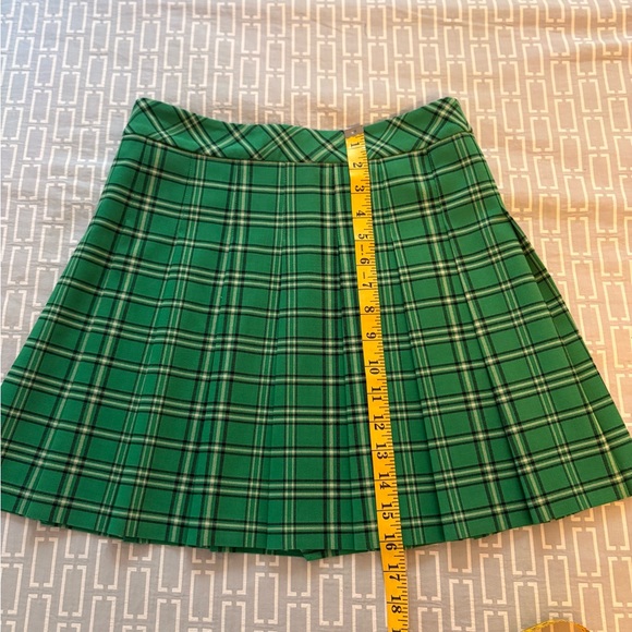 Aritzia Sunday Best Green Plaid Pleated Skirt - Picture 5 of 6